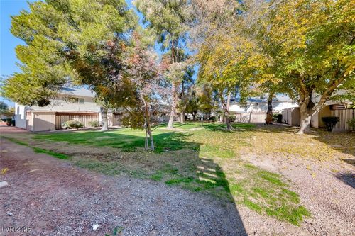 46-4770 Topaz St, Las Vegas, NV, 89121-5512 | Card Image