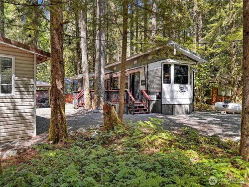 205 6 Chanterelle Dr, Deming, WA, 98244 | Card Image