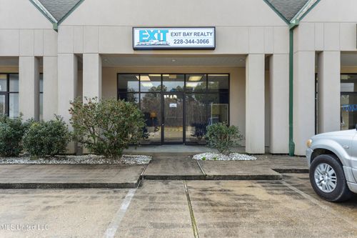 802 Highway 90, Bay Saint Louis, MS, 39520-2701 | Card Image