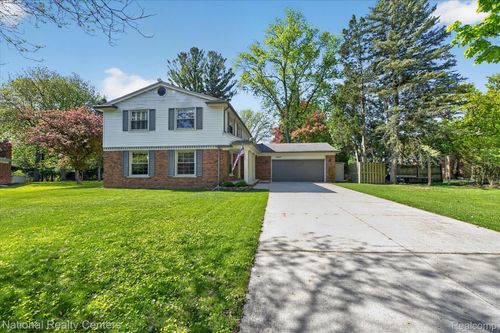35037 Ellen Ct, Livonia, MI, 48154-2401 | Card Image