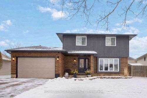 9 Woodgarden Court, St Catharines, ON, L2M7C9 | Card Image