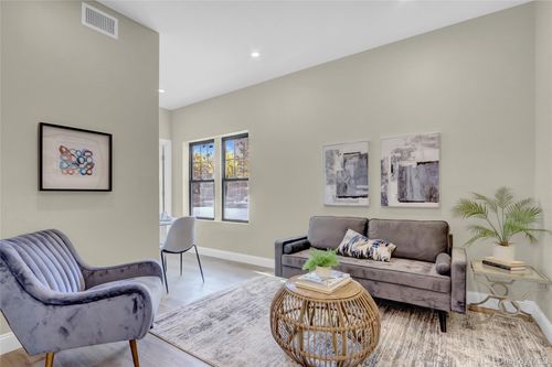 610 Jericho Tpke, New Hyde Park, NY, 11040-4531 | Card Image