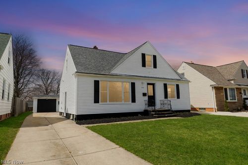 1722 Hawthorne Dr, Mayfield Heights, OH, 44124-3024 | Card Image