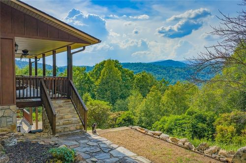 605 Valley View Dr, Purlear, NC, 28665-8829 | Card Image