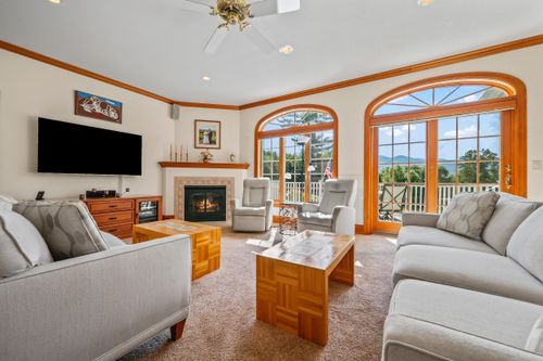 54 Woodbine Ln, Franconia, NH, 03580 | Card Image