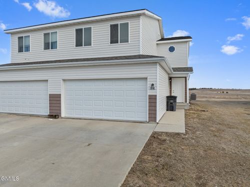 816 Nighthawk Drive, Stanley, ND, 58784 | Card Image