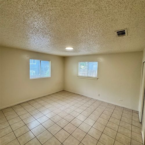 b-1626 Royal Hill Dr, Austin, TX, 78741-5539 | Card Image