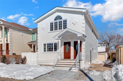 243-51 Caney Rd, Rosedale, NY, 11422-2329 | Card Image