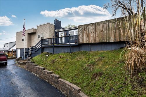 4310 Glencairn St, West Mifflin, PA, 15122-2204 | Card Image