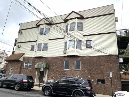 116 W 19th St, Bayonne, NJ, 07002-1669 | Card Image