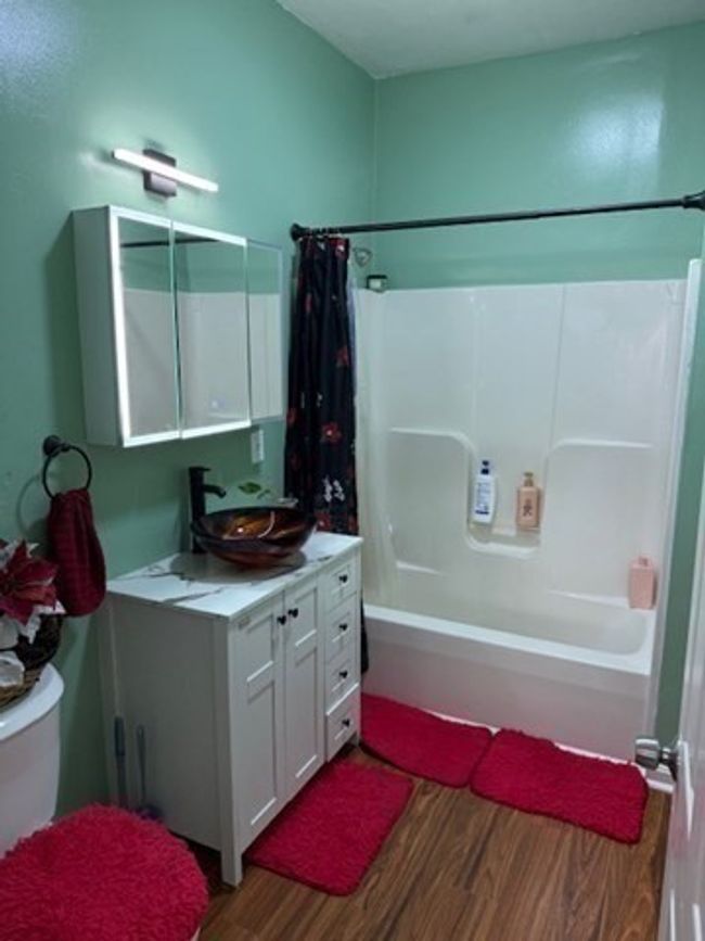 10 Byron St, House other with 4 bedrooms, 2 bathrooms and 4 parking in Worcester MA | Image 16