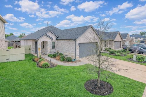 16887 Pink Wintergreen Dr, Conroe, TX, 77385-2222 | Card Image