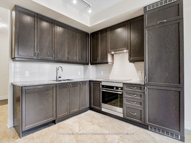 501 - 9085 Jane St, Condo with 2 bedrooms, 2 bathrooms and null parking in Concord ON | Image 11