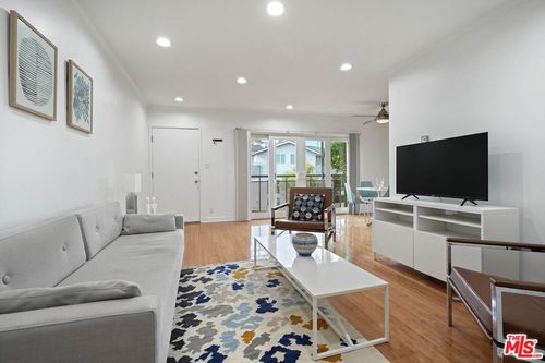 apt-8-924 5th St, Santa Monica, CA, 90403-6133 | Card Image