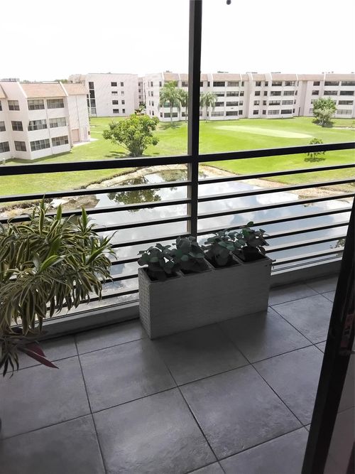 apt-408-10433 Sunrise Lakes Blvd, Sunrise, FL, 33322-5955 | Card Image