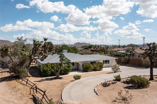 58390 Delano Trl, Yucca Valley, CA, 92284-6029 | Card Image