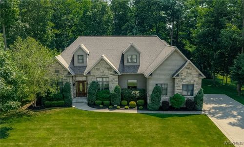 9743 Cobblestone Dr, Clarence, NY, 14031-2444 | Card Image
