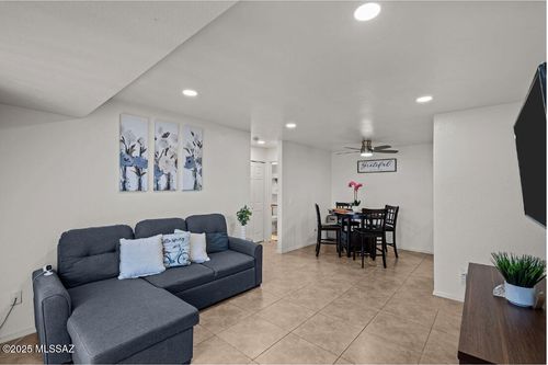 6615 E Golf Links Rd, Tucson, AZ, 85730-1002 | Card Image