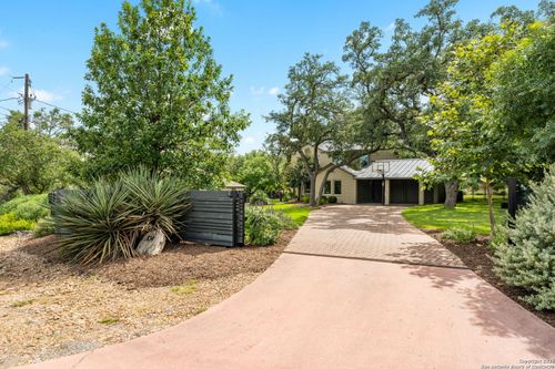 104 Arrowhead Ln, Boerne, TX, 78006-8929 | Card Image