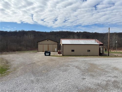 8367 Overton Rd, Burbank, OH, 44214-9713 | Card Image