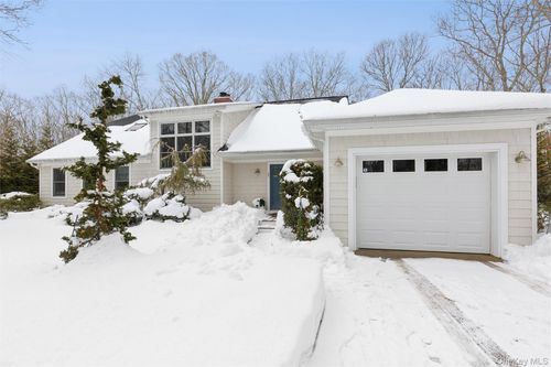 2150 Haywaters Rd, Cutchogue, NY, 11935-2609 | Card Image