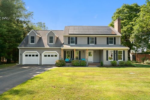 5 Allyn Ln, Gales Ferry, CT, 06335-1401 | Card Image