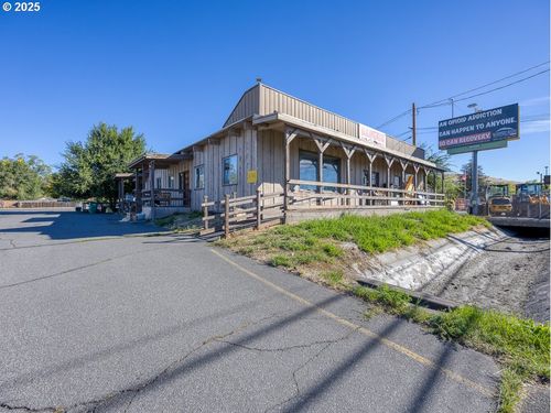 5113 S 6th St, Klamath Falls, OR, 97603-5057 | Card Image