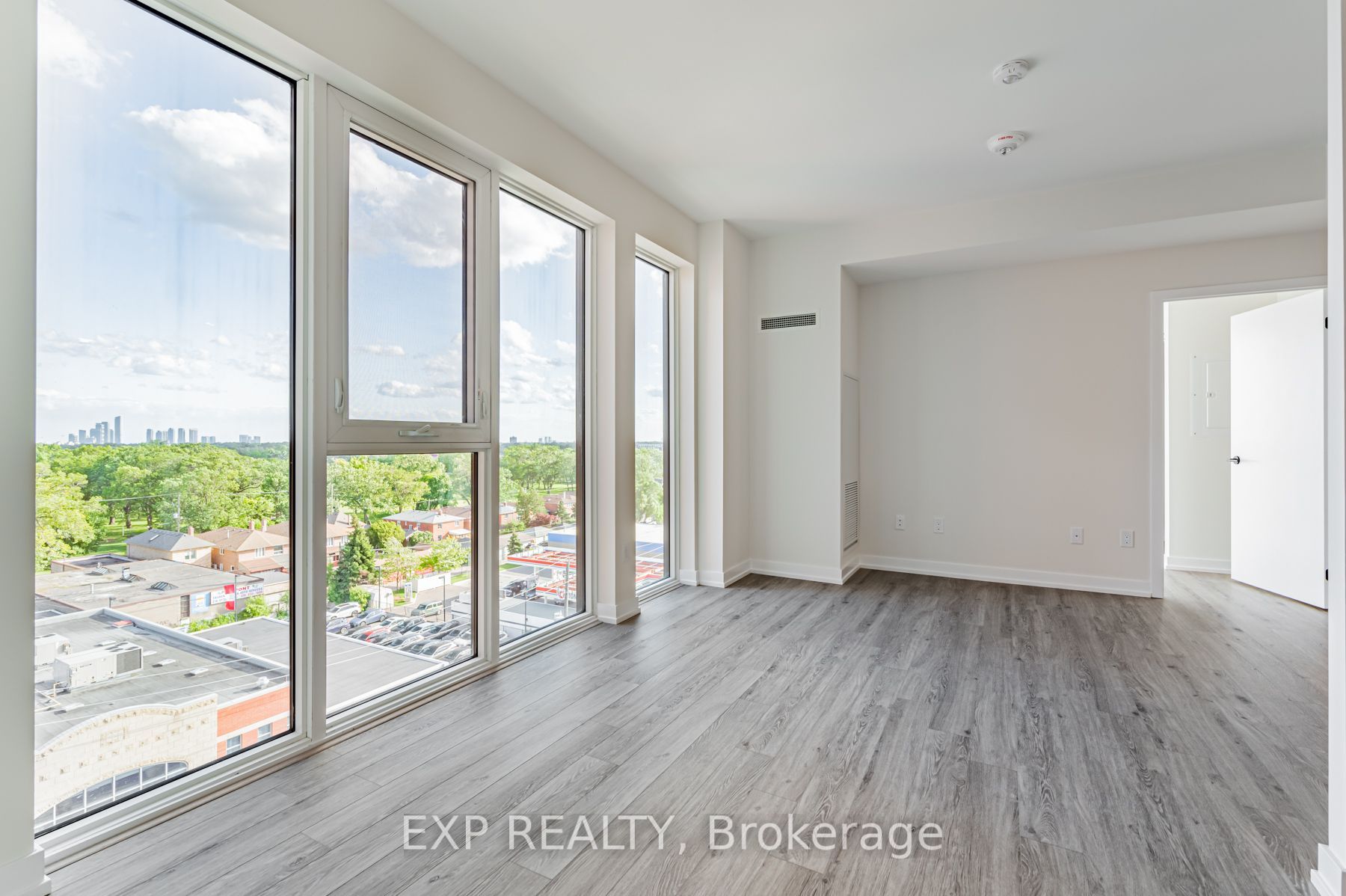 Residential Lease in Toronto W02 3