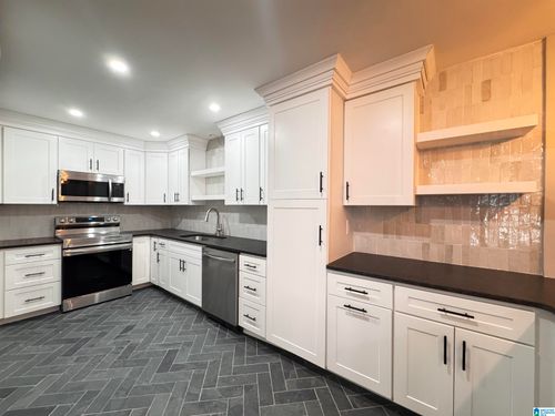 609-609 Woodland Vlg, Vestavia Hills, AL, 35216-1115 | Card Image