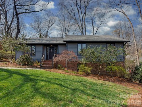 7244 Terrace Dr, Charlotte, NC, 28211-6100 | Card Image
