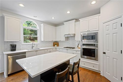 4108 Wyndam Hill Dr, Suwanee, GA, 30024-6480 | Card Image