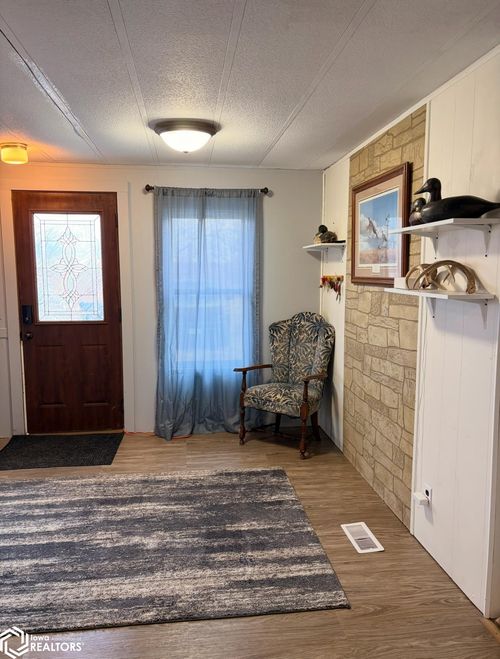 2223 290th St, Oskaloosa, IA, 52577-9595 | Card Image