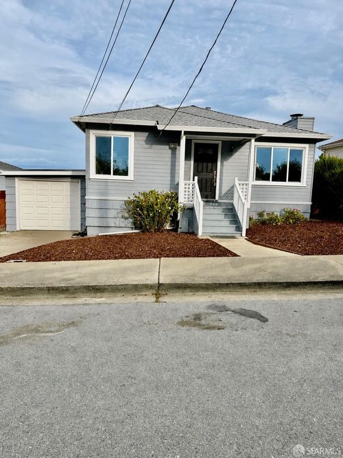 654 Ash Ave, South San Francisco, CA, 94080-1601 | Card Image