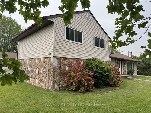 3104 St Clair Pky, Sombra, ON, N0P2H0 | Card Image