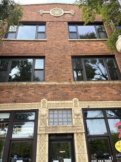 3rw-917 W Irving Park Road, Chicago, IL, 60613 | Card Image