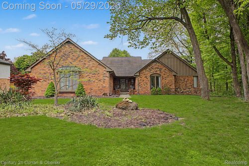 21470 Woodfarm Dr, Northville, MI, 48167-9766 | Card Image