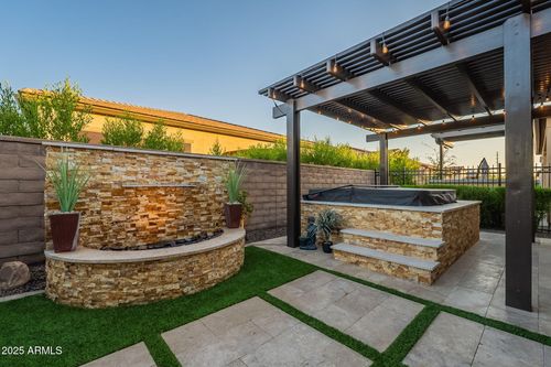 429 E Veterans Way, Queen Creek, AZ, 85140-6472 | Card Image