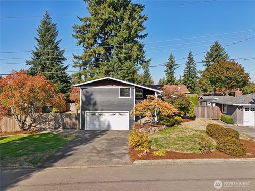 12536 Se 73rd St, Newcastle, WA, 98056-1318 | Card Image
