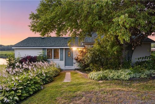 8 Scharoun Dr, Pulaski, NY, 13142-2186 | Card Image