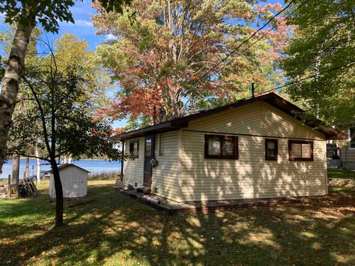 3307 Deerfield Ln, Lupton, MI, 48635-8707 | Card Image