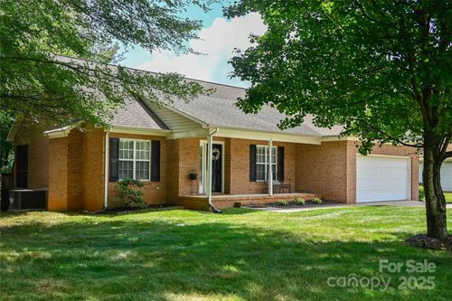 600 Emerson Dr, Mooresville, NC, 28115-9071 | Card Image