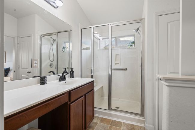 Spacious walk-in shower | Image 18