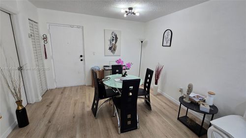 apt-308-9400 W Flagler St, Miami, FL, 33174-2040 | Card Image