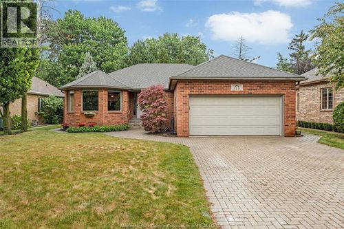 520 Lisa Cres, Windsor, ON, N9G2M5 | Card Image