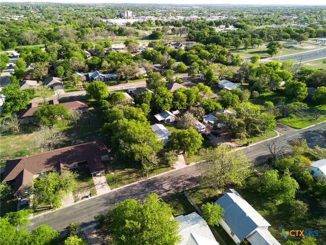 906 E Avenue D, House other with 3 bedrooms, 2 bathrooms and null parking in Lampasas TX | Image 31