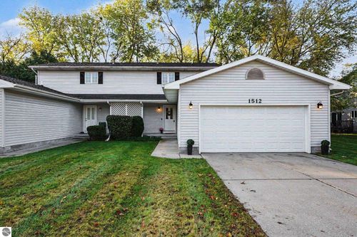 1512 E Gaylord St, Mt Pleasant, MI, 48858-3632 | Card Image