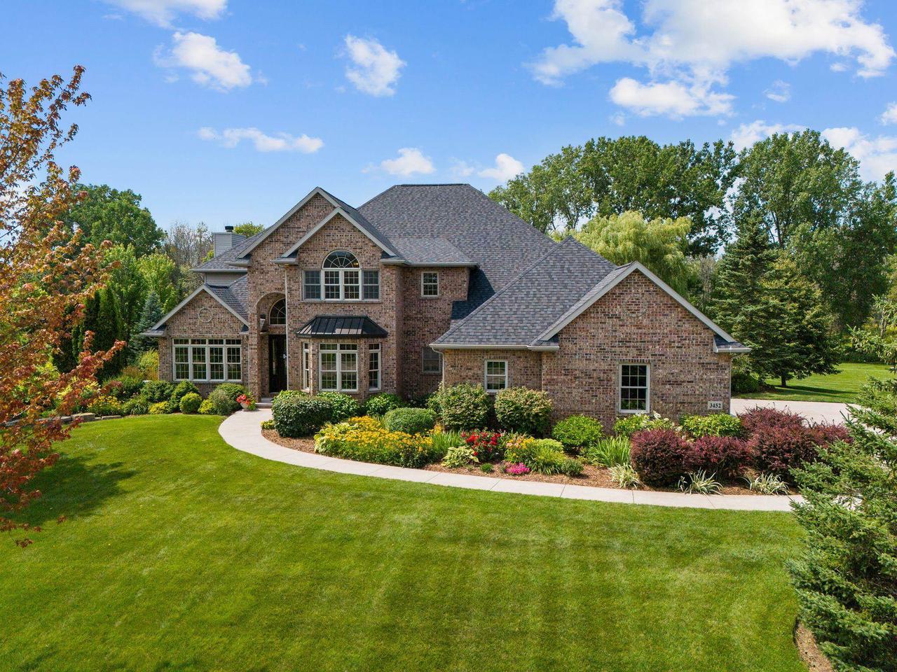 Grand Meadows Xing, Neenah, WI 54956