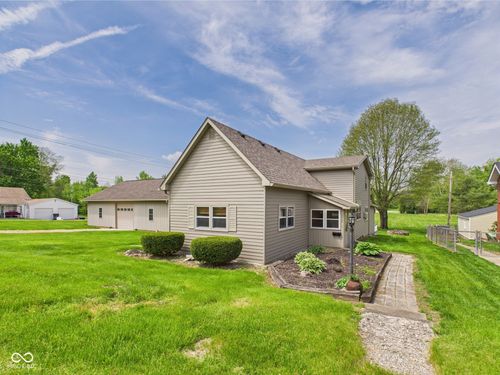 238 Jefferson St, Pendleton, IN, 46064-1132 | Card Image