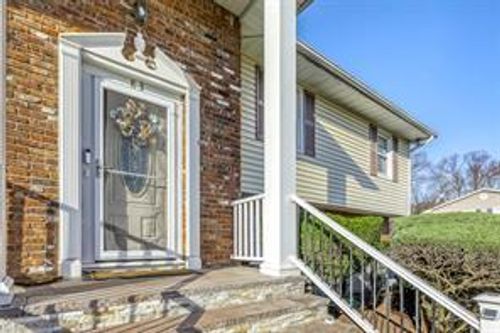 83 W Burda Pl, New City, NY, 10956-1548 | Card Image