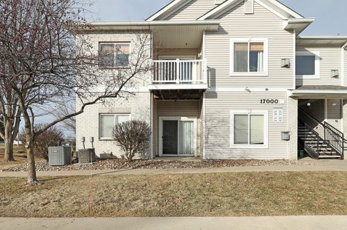 unit-17114-8601 Westown Pkwy, West Des Moines, IA, 50266-1622 | Card Image